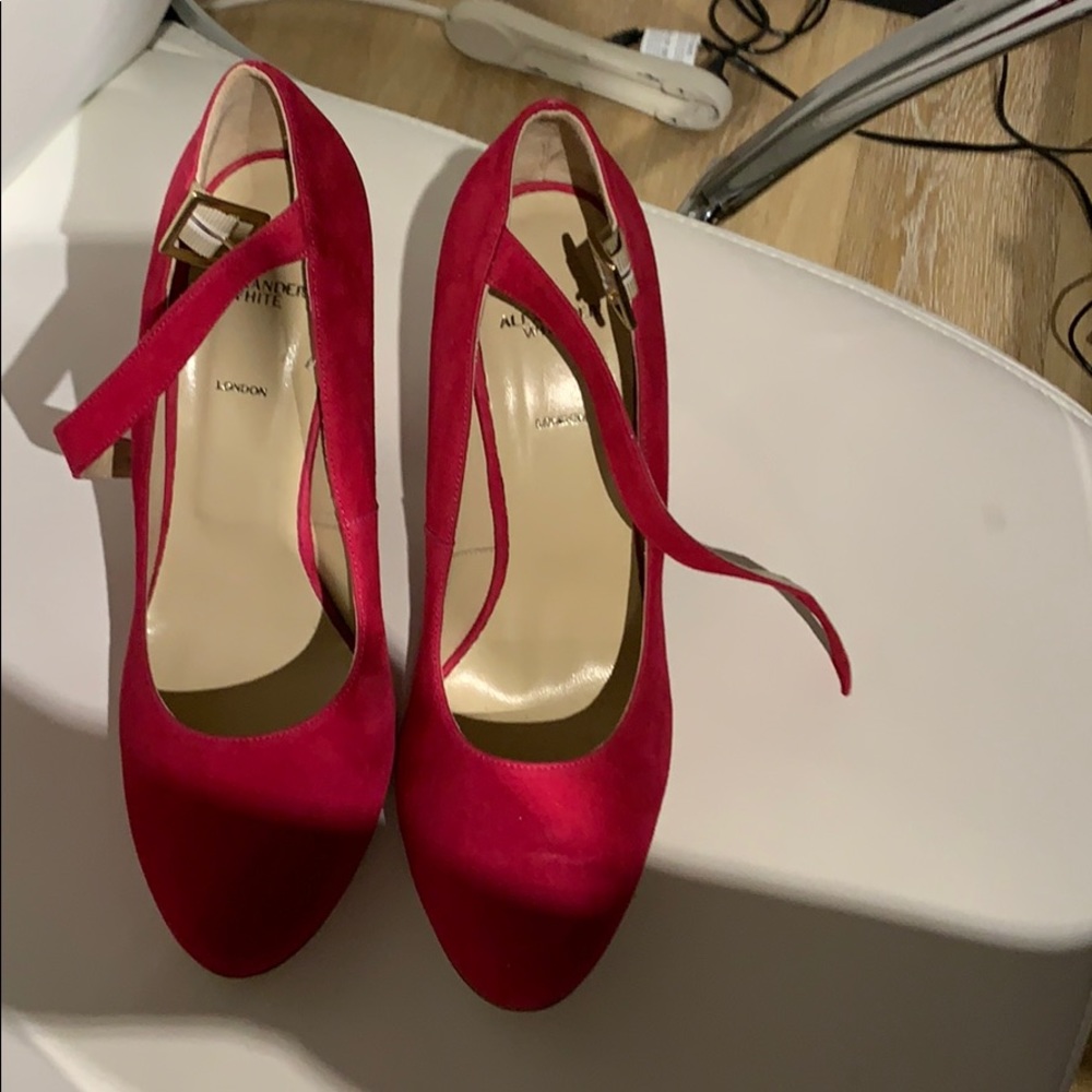 Alexander White Raspberry Mary Janes. Size 40 1/2